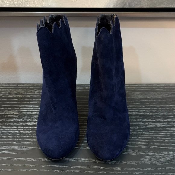 Alaia Navy Suede Ankle Boots - Picture 7 of 8